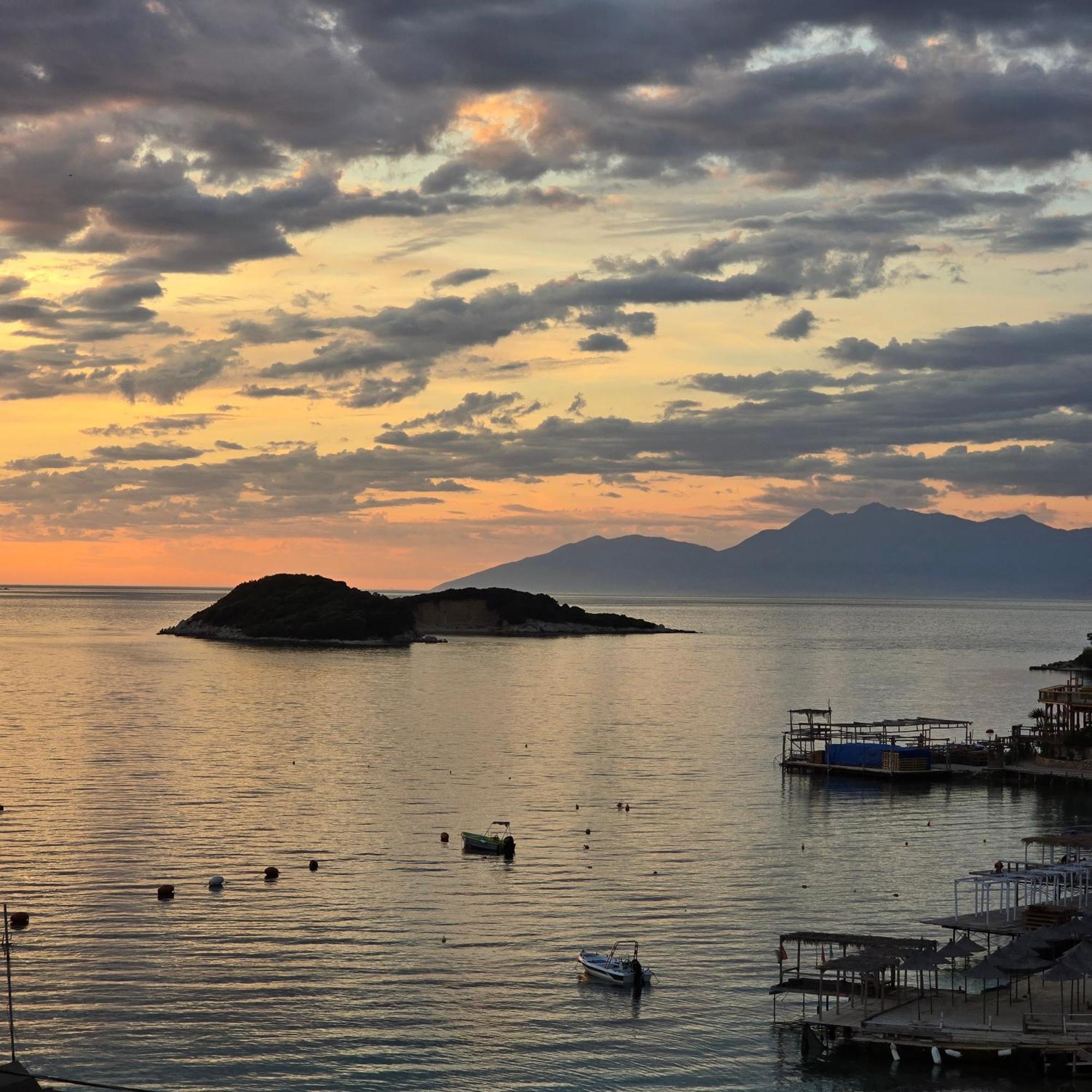 Vila Islands View Ksamil Bilik gambar